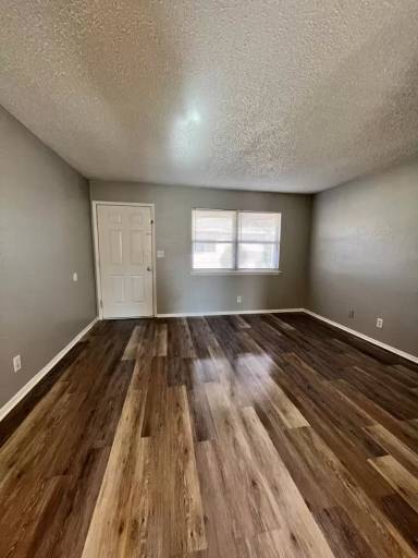 Main picture of 105 S Moore Ave