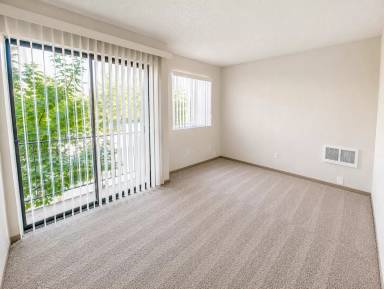Main picture of 5644 University Way NE