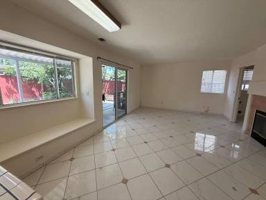 Main picture of 581 Hellyer Ave