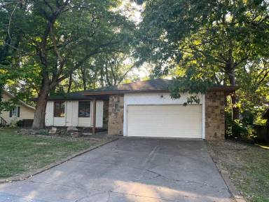 Main picture of 4839 S Louise Rd