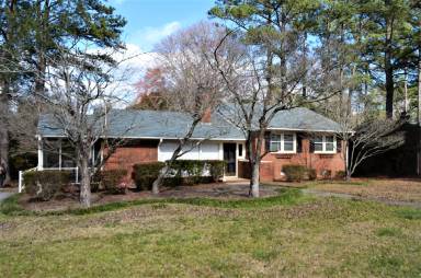 Main picture of 2626 Bennington Rd