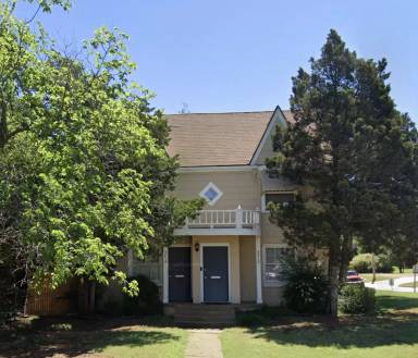 Main picture of 3712 N Shartel Ave