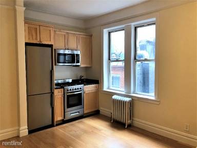 Main picture of 118 W 13th St