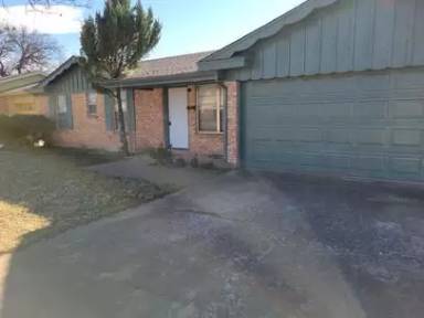 Main picture of 1620 Andrews Dr