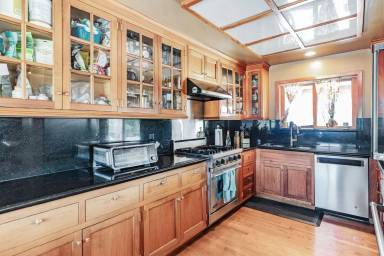 Main picture of 9270 Linda Vista Ln