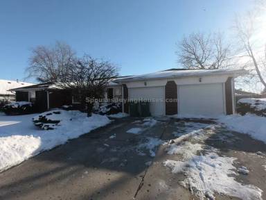 Main picture of 207 W Green Meadows Dr