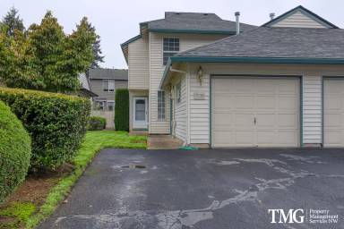 Main picture of 9138 NE 54th St
