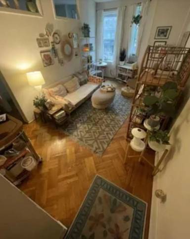 Main picture of 2927 N Calvert St