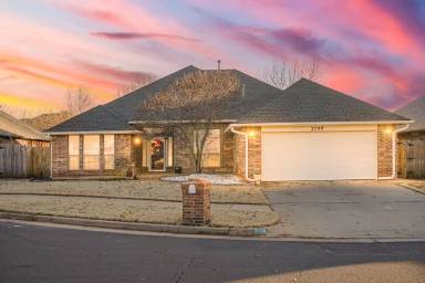 Main picture of 2708 NW 170th Ter