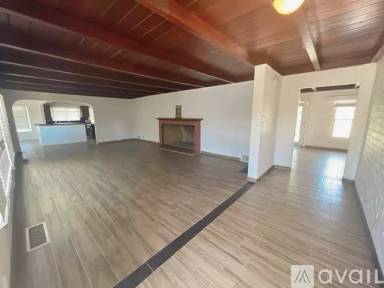 Main picture of 25985 Yale St