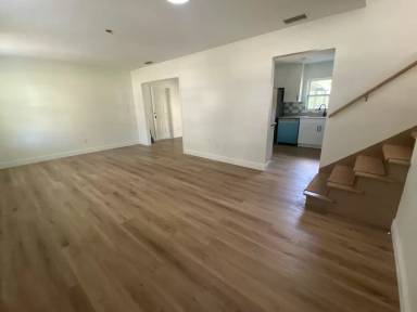 Main picture of 120 Crestview Dr