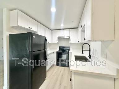 Main picture of 7041 S 116th Pl