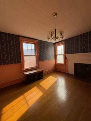 Main picture of 1701 Jefferson St