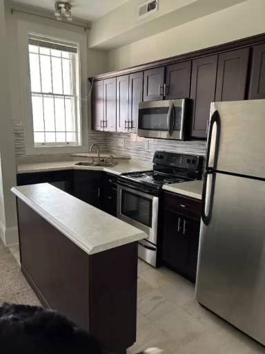 Main picture of 924 Maryland Ave