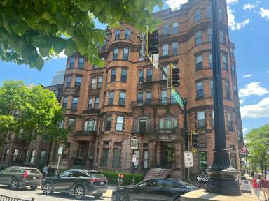 Main picture of 366 Commonwealth Ave