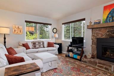Main picture of 1367 Carinthia Ct