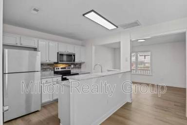 Main picture of 100 Laura Ln