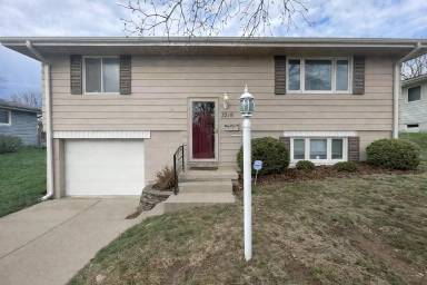Main picture of 3218 S 137th St