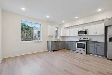 Main picture of 5723 Lansdowne Ave
