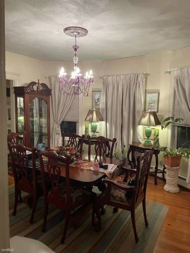 Main picture of 100 Heath St