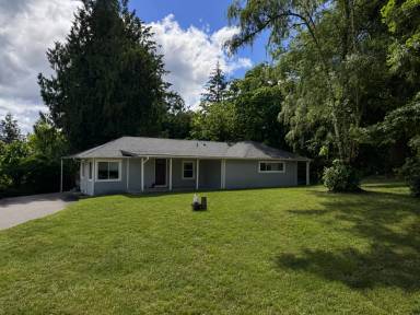 Main picture of 4131 54th Ave NE