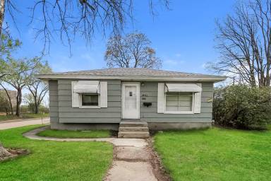 Main picture of 4642 Sheridan Ave N