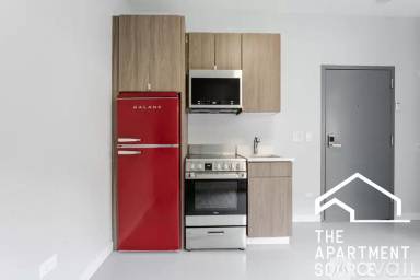 Main picture of 4700 N Racine Ave