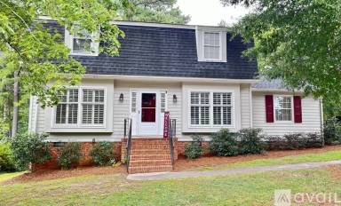 Main picture of 5612 N Hills Dr