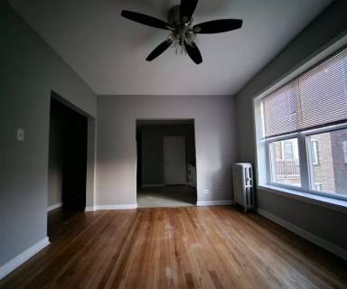 Main picture of 1463 E 68th St