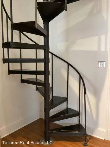 Main picture of 324 W Market St