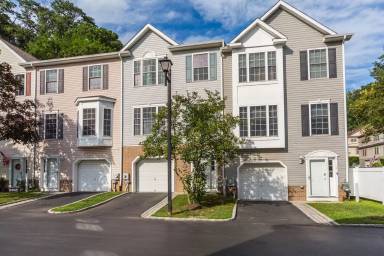 Main picture of 100 Parker Ave