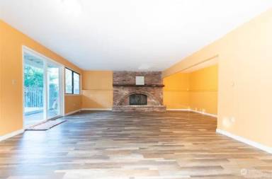 Main picture of 7826 Emerald Dr SW