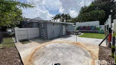 Main picture of 113 NW 35th St