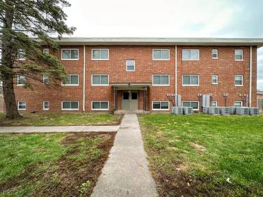 Main picture of 2904 S Pennsylvania St