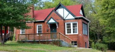 Main picture of 410 Decelle St