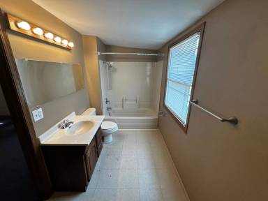 Main picture of 226 E Hyde Park Ave