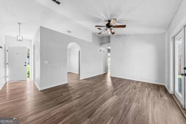Main picture of 401 Maggie Way