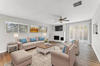 Main picture of 3034 Akard St