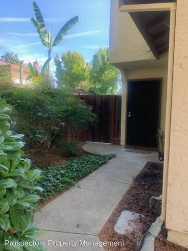 Main picture of 711 Williamsburg Way