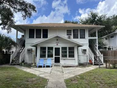 Main picture of 1075 16th Avenue North