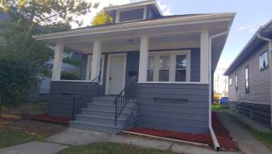 Main picture of 5720 W Rogers St