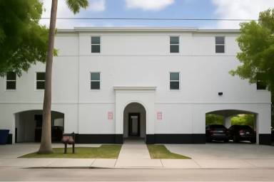 Main picture of 720 NW 61st St