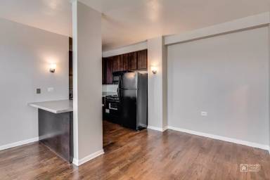 Main picture of 7301 N Sheridan Rd