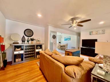 Main picture of 2716 S Cook St