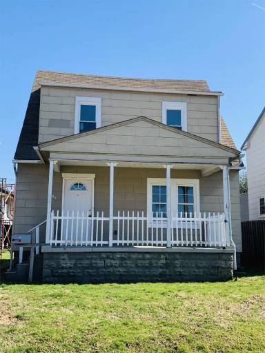 Main picture of 114 3rd Ave