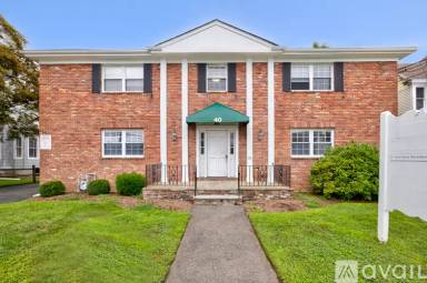 Main picture of 40 Hoyt St