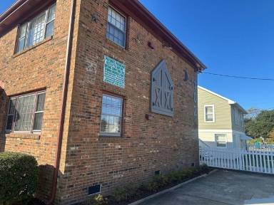 Main picture of 1023 Little Bay Ave