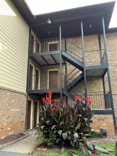 Main picture of 326 15th St NW