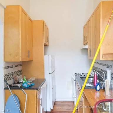 Main picture of 34 S Oxford St