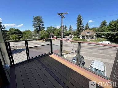 Main picture of 1010 W Pine St